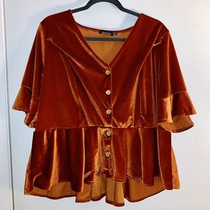 Orange Ruffled Boohoo Women’s Top 🧡